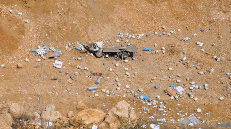 Konya'da tüp yüklü kamyon uçurumdan yuvarlandı