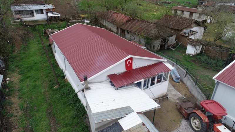 Balıkesir'de şehit babasının yanan evi yeniden yapıldı
