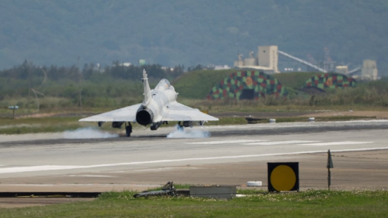 Tayvan: Çin'in 35 hava aracını ve 8 gemisini tespit ettik