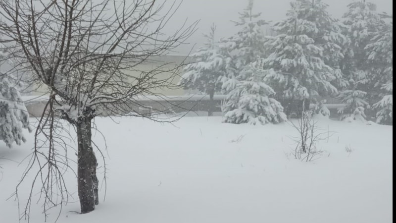 Balıkesir'de nisanda kar! 10 santimetreyi geçti