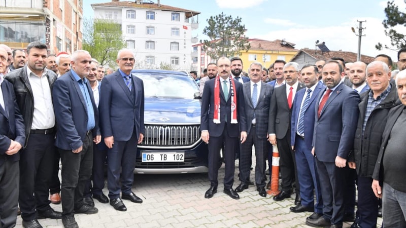 Ticaret Bakanı Mehmet Muş, Togg otomobilini Samsun’da teslim aldı