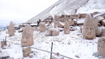 Nemrut Dağı beyaza büründü