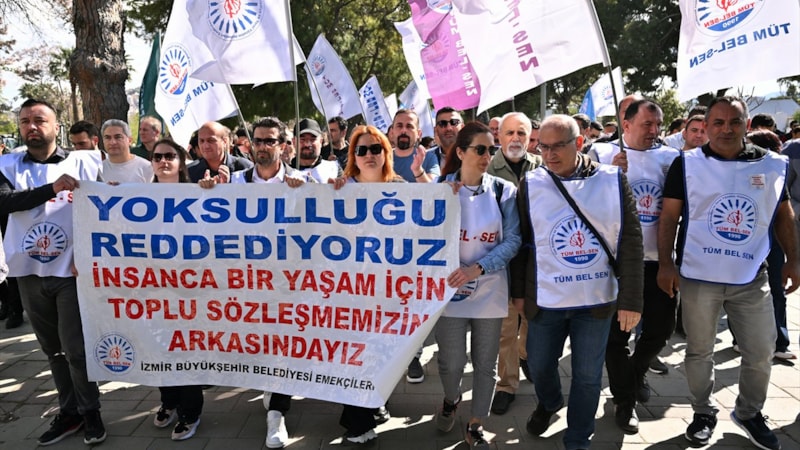 İzmir Büyükşehir Belediyesi'nde işçiler 2 saat iş bıraktı