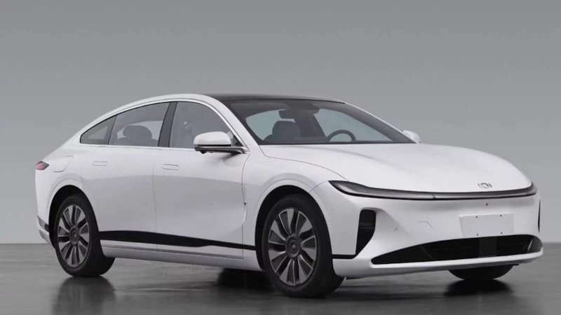 Çinli  Changan, Tesla Model 3'e rakip olacak otomobilini tanıttı