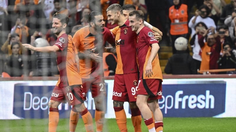 Kayserispor maçının yıldızı Mauro Icardi'den Galatasaray yönetimine sözleşme mesajı