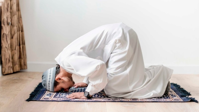 Kadir Gecesi namazı nasıl kılınır, kaç rekat? Adım adım Kadir Gecesi namazı kılınışı