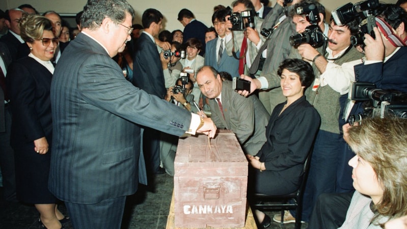 8. Cumhurbaşkanı Turgut Özal'ın ölümünün üzerinden 30 yıl geçti