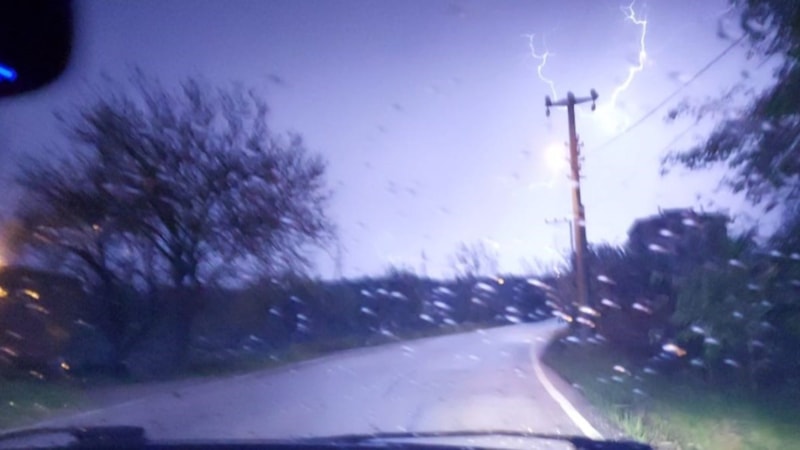 Kocaeli'de sağanak yağış sonrası fırtına ve dolu etkili oldu