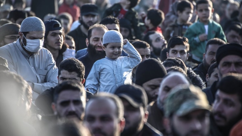 İdlib sakinleri, Ramazan Bayramı'nı memleket hasretiyle karşıladı