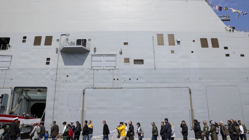 TCG Anadolu gemisinde bayram yoğunluğu