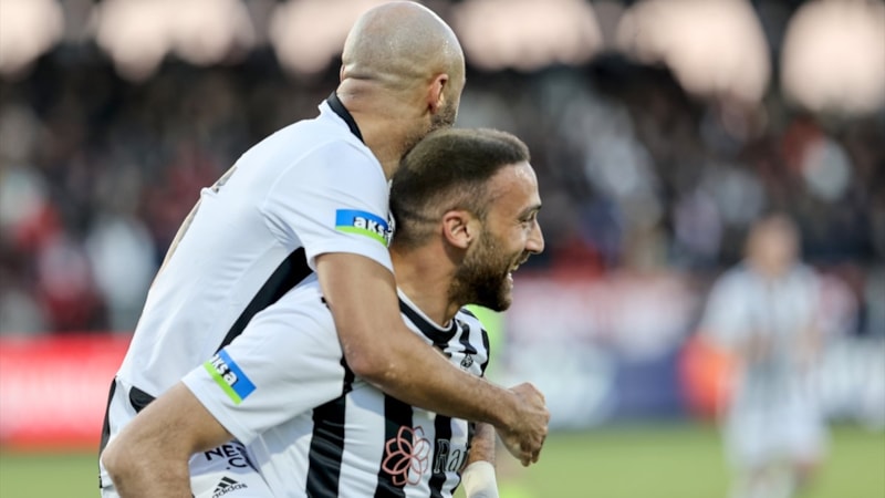 Beşiktaş, Ümraniyespor'u iki golle geçti