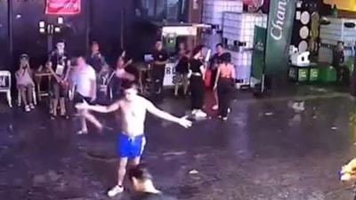 Tayland'da festivalde su atan kişiyi komaya sokan Türk gözaltına alındı