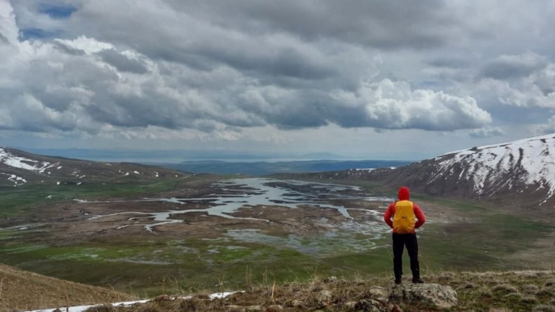 Van'da 2 bin 320 rakımlı krater gölü kurudu