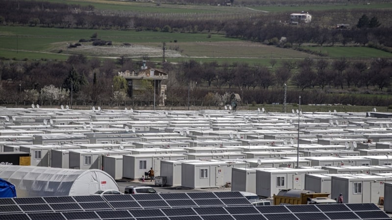 Kahramanmaraş merkezli depremlerden etkilenen kentlerde konteyner sayısı 75 bini aştı