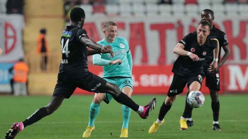 Antalyaspor'u mağlup eden Sivasspor seriye bağladı