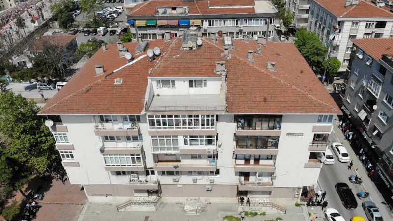 Avcılar'da beton dökülen bina mühürlendi