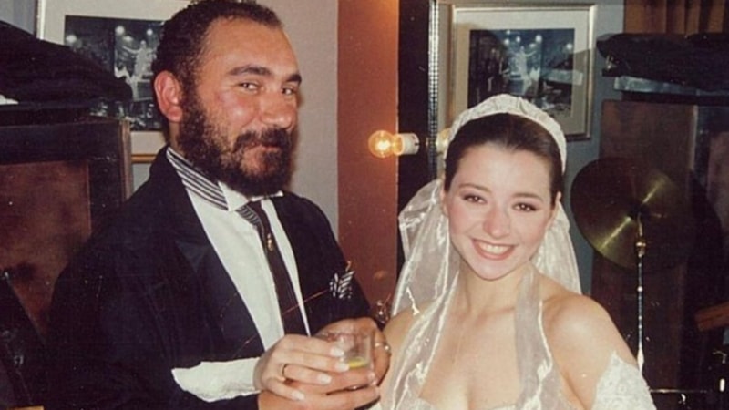 Mustafa Avkıran’dan romantik kutlama