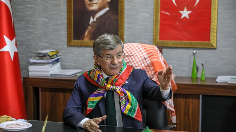 Ahmet Davutoğlu: Herhangi bir metinde Diyanet İşleri Başkanlığı'nı kaldıracağımıza dair söz yok