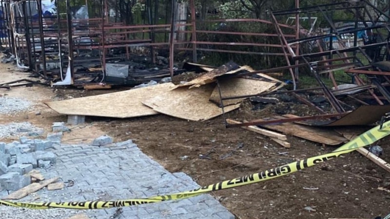 Malatya'da çadır kentteki yangında 2 aylık bebek can verdi