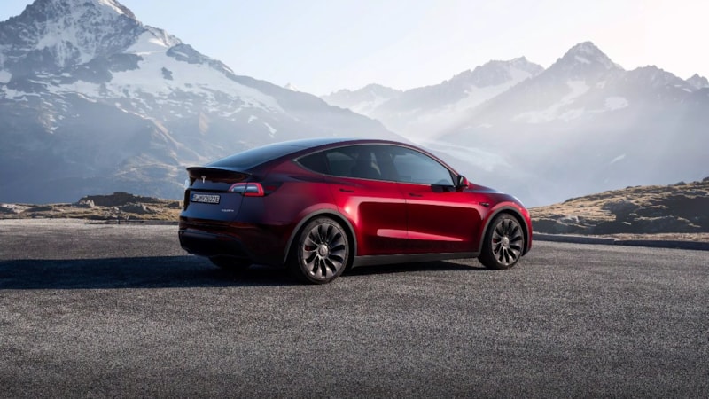 Tesla Model Y, Türkiye'de beklenenden 10 kat fazla sattı