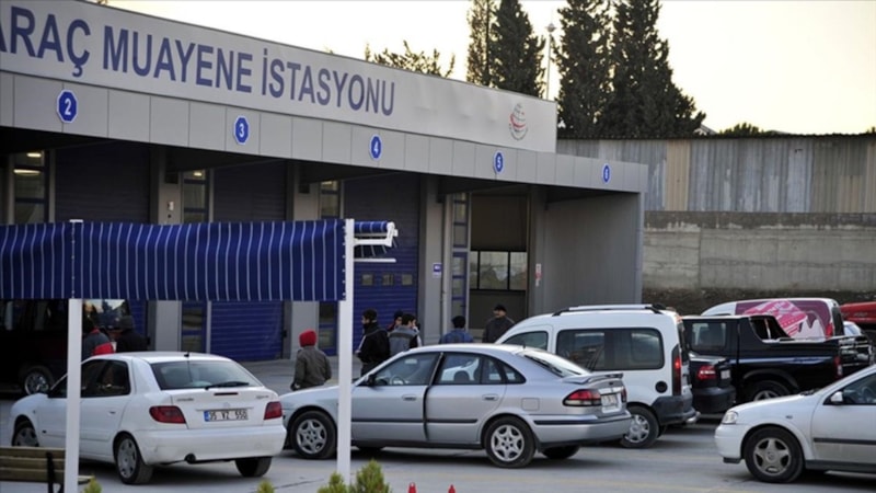 Araç muayene etiketlerini plakaya yapıştırmaya son