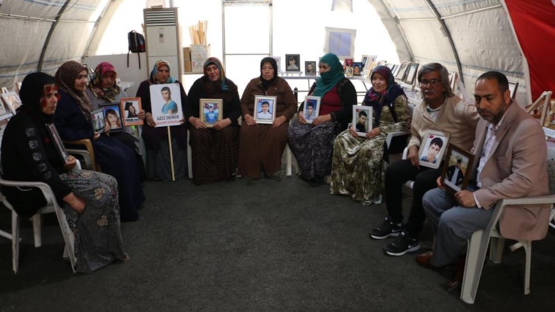 Diyarbakırlı aileler direnişte: HDP önündeki eylem bin 334 güne ulaştı