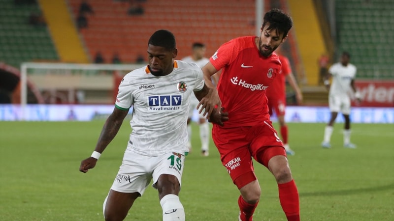 Alanyaspor, Ümraniyespor'u tek golle geçti