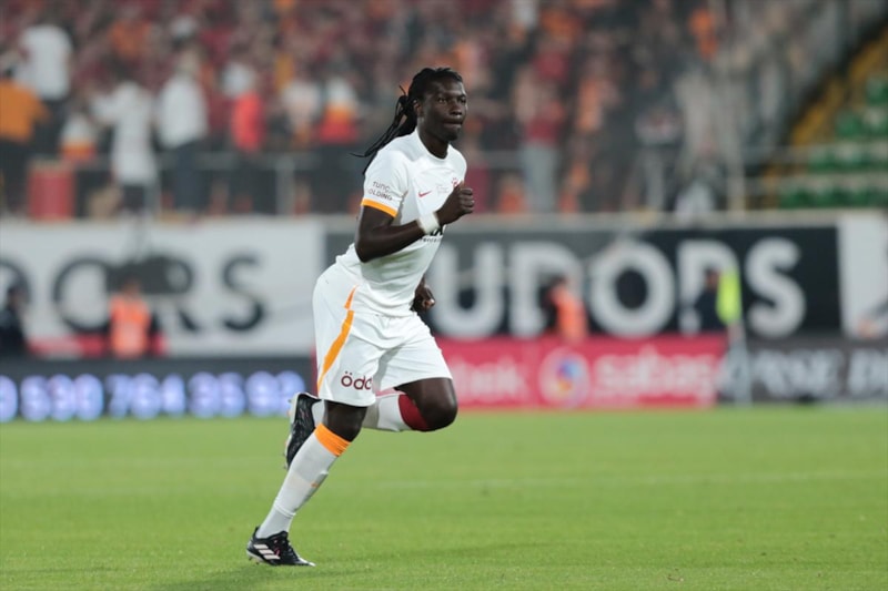 Erden Timur: Gomis olayı aile içinde tatlıya bağlandı - Ensonhaber