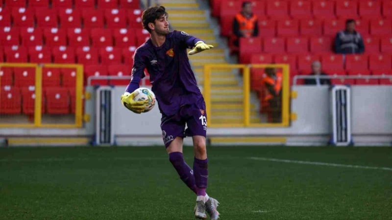 Göztepe'de Arda Özçimen performansıyla alkış alıyor