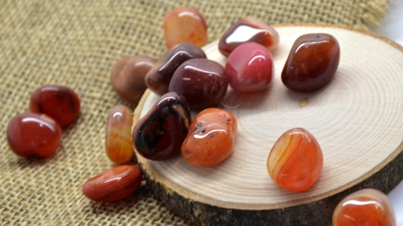 Peygamber Efendimizin kullandığı doğal taş.. Akik taşının faydaları nelerdir? Kimlerin kullanmaması gerekir?