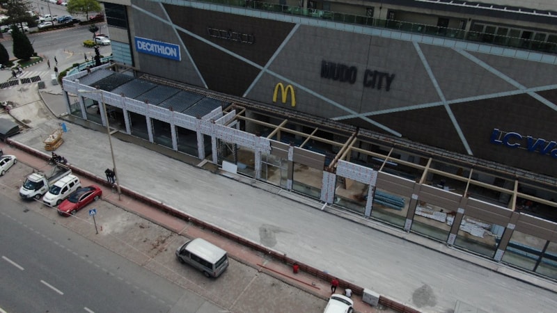 Kayseri'de bir AVM'nin inşasında yangın merdivenleri kapatıldı