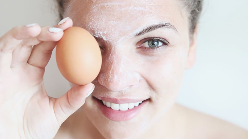Siyah noktaları yok eden yumurta maskesi tarifleri! Hem kolay hem az maliyetli doğal maske..