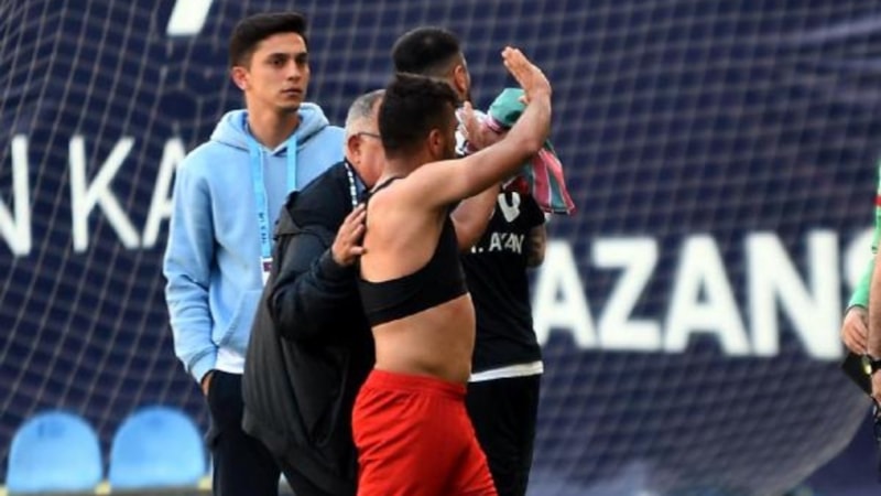 Mustafa Aşan tribünler 'Formayı çıkarın' deyince Karşıyaka'ya veda etti