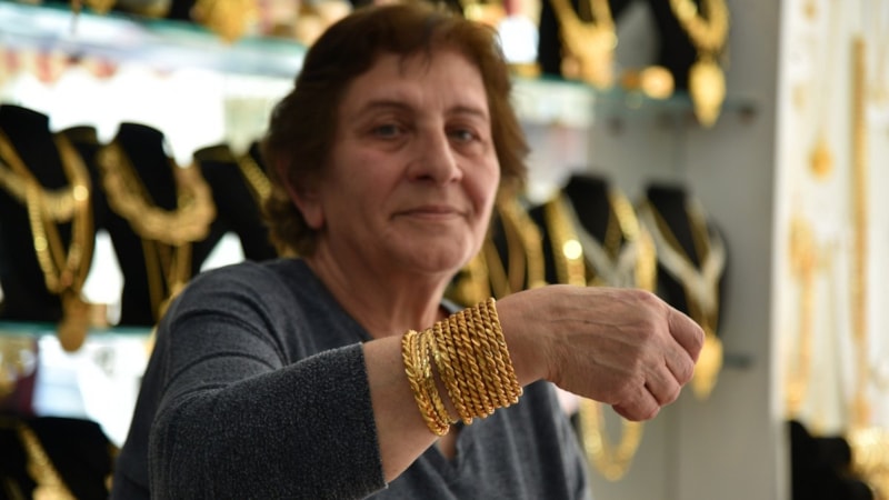 İmitasyon takıya ilgi arttı, fiyatı katlandı