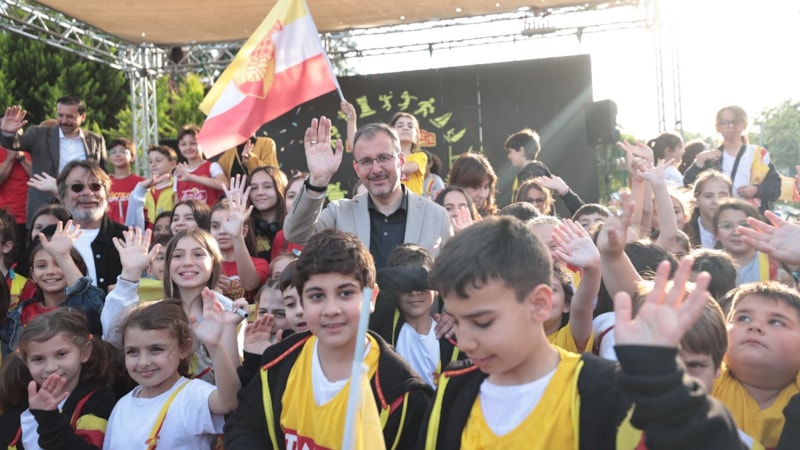 Bakan Kasapoğlu: İzmir'in 50 yıllık özlemi son buluyor