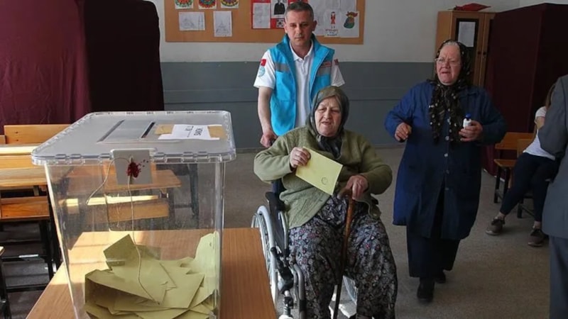 Sağlık Bakanlığı talepte bulunanları seçim merkezine götürecek