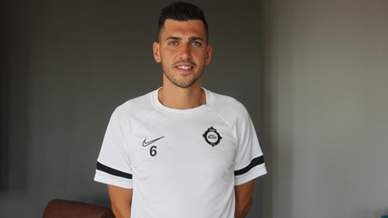 Ceyhun Gülselam, tribünlerin gönlünü aldı