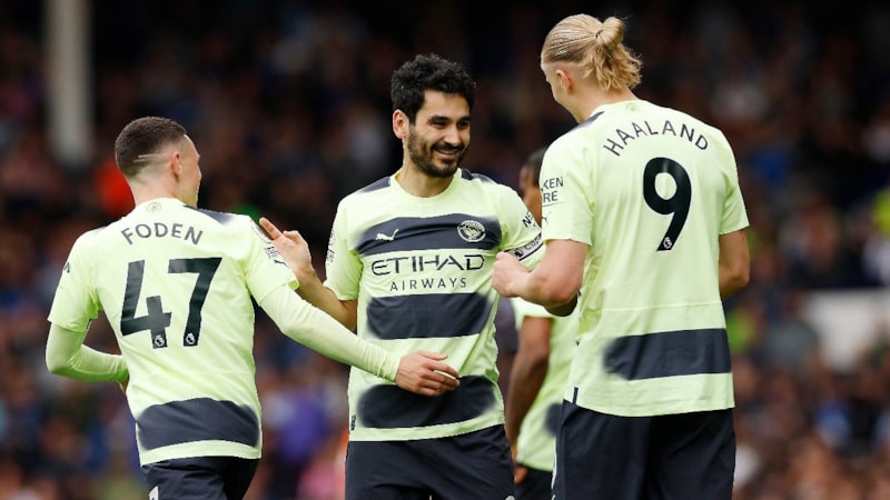 Manchester City, Everton'ı üç golle geçti