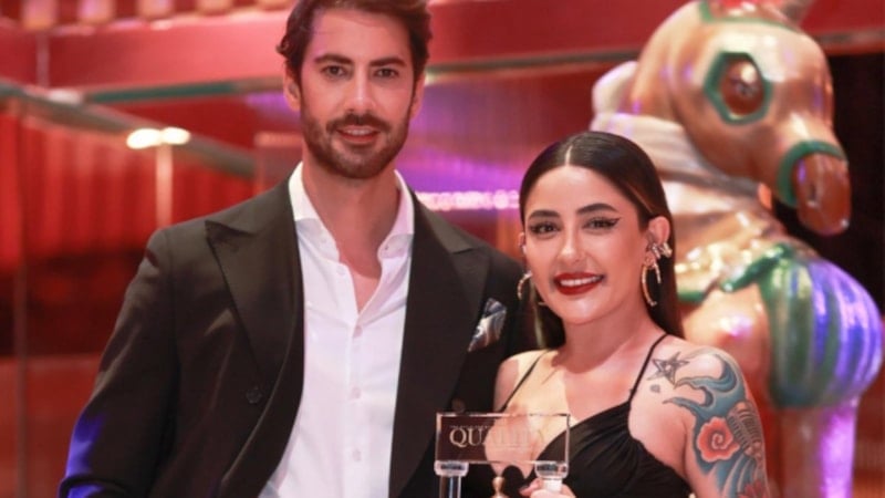 Melek Mosso, verdiği pozlarla dikkat çekti