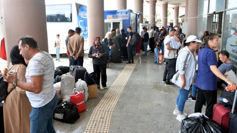 Hataylılar seçimin ardından tekrar memleketlerinden ayrılıyor