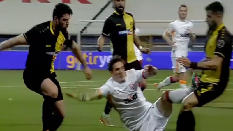 Galatasaray'da Nicolo Zaniolo doğrudan kırmızı kart gördü!