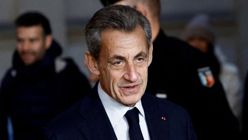 Nicolas Sarkozy'ye yolsuzluk suçlaması: Hapis cezasına çarptırıldı