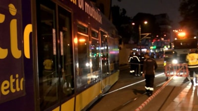 İstanbul Gülhane'de tramvay raydan çıktı