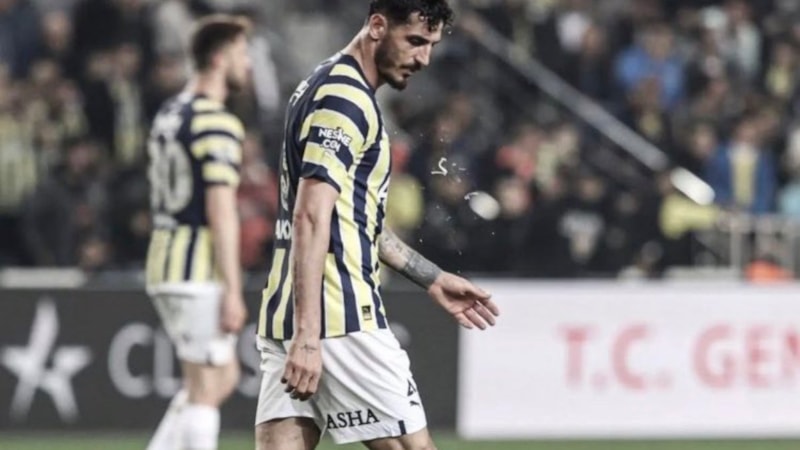 Sosyal medya karıştı: Samet Akaydın, secde yapan Trezeguet'ye tükürdü iddiası