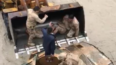 Hakkari'de askeri araç Zap suyuna düştü