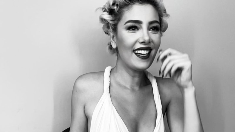 Burcu Binici jartiyer giydi