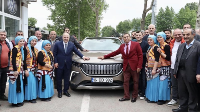 Mustafa Varank, Togg ile  oto galericileri ziyaret etti