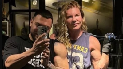 Biricik Suden kaslarını paylaştı