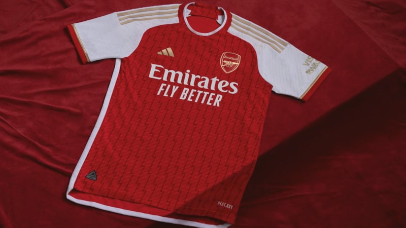 Arsenal yeni sezon formasını tanıttı