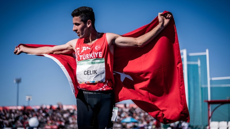 Mehmet Çelik, 800 metrede 45 yıllık Türkiye rekorunu kırdı